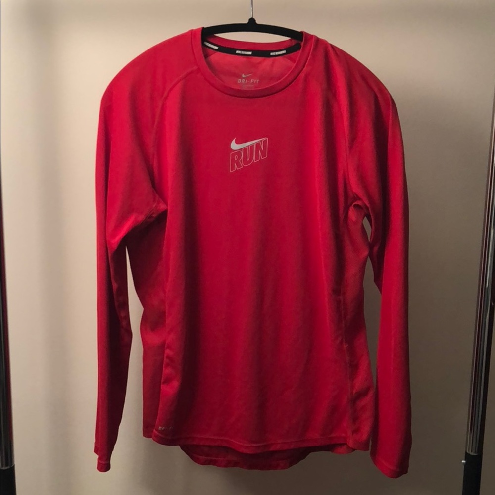 NIKE